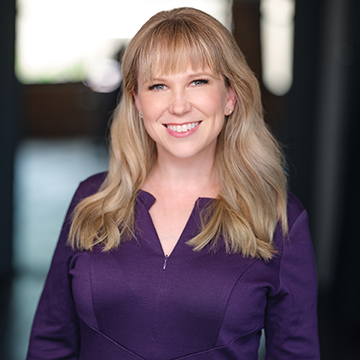 Nicole Woitowich headshot